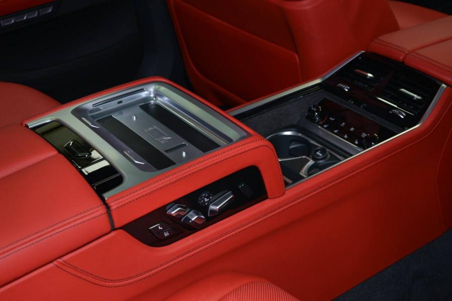 Детали интерьера BMW M760Li xDrive by Abu Dhabi Motors 2017 года  (фото 16 из 17)